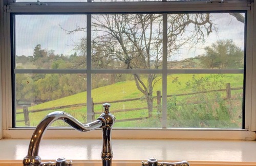 Los Olivos Cottage | Private 2 Story Cottage - Walk to Los Olivos!