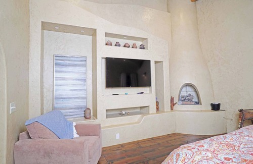 Skiatook Bed & Breakfast | Private 2500 sf at Skyview a Luxury Property Sleeps up to 6