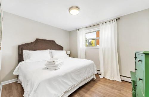 Burlington Apartment | Private 2Bdrm Newly Renovated - Furnished apt - U3
