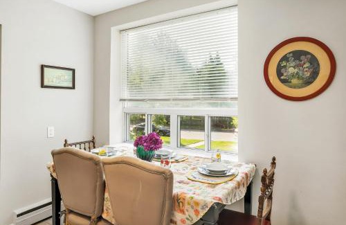 Burlington Apartment | Private 2Bdrm Newly Renovated - Furnished apt - U3