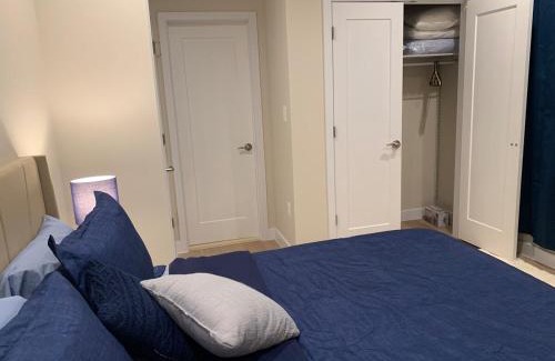 Washington Apartment | Private 2BR Apartment - Free Off Street Parking, Fast Wi-Fi & Laundry