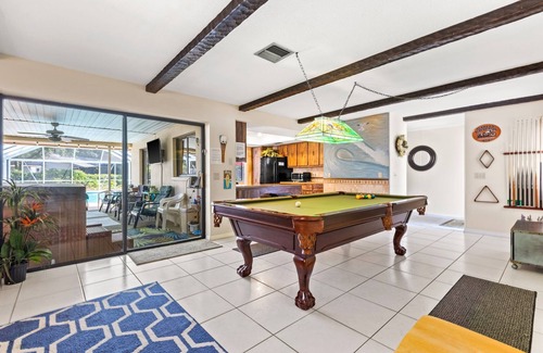 Lake Valencia House | Private 3 Bed 2.5 Bath, Solar Heated Pool, Hot Tub & Billiards! Over 2,000 sqft!
