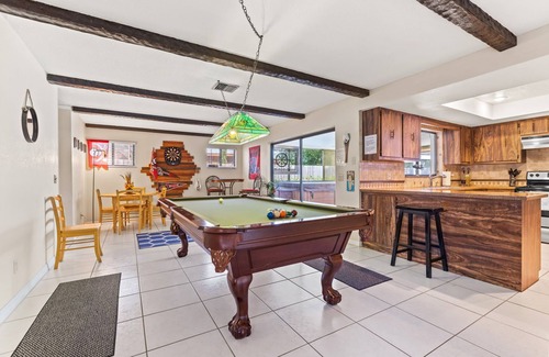 Lake Valencia House | Private 3 Bed 2.5 Bath, Solar Heated Pool, Hot Tub & Billiards! Over 2,000 sqft!