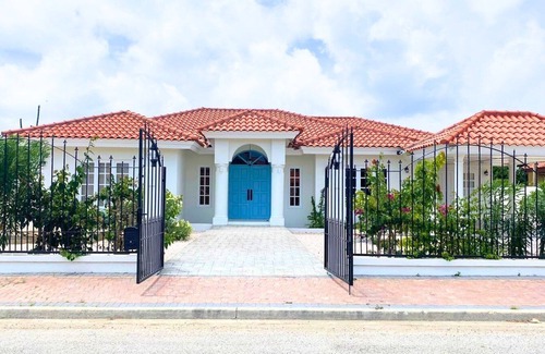 Oranjestad Villa | Private 3 Bedroom/3 bath Aruba Getaway Villa