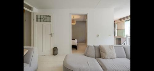 Nieuw-West Apartment | Private 3 bedroom apartment - HomeStay Properties Amsterdam