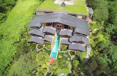 Lodtunduh Villa | Private 3 Bedroom villa - Unique Castle Design