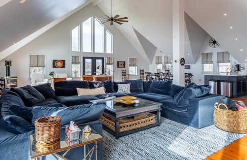 Waupoos Resort | Private 30 Acre Compound With Sandy Beach In Heart of Prince Edward County