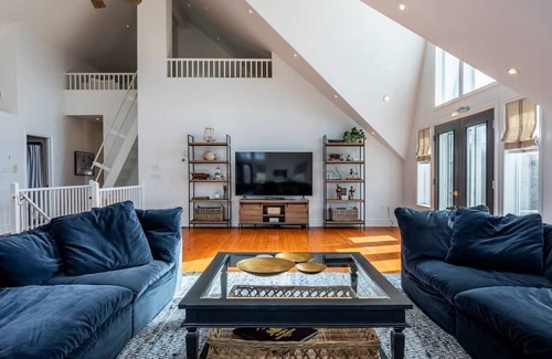 Waupoos Resort | Private 30 Acre Compound With Sandy Beach In Heart of Prince Edward County