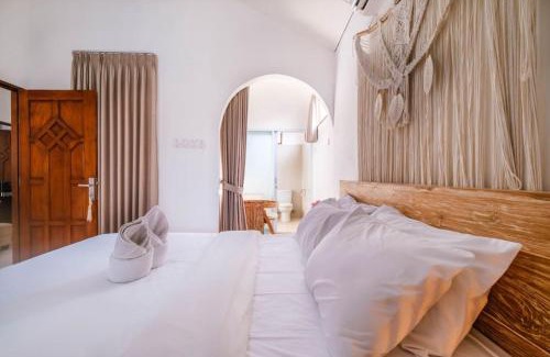 Dalung Apartment | Private 3BR Villa Bali Work & Relax Retreat near Canggu, Bathtub
