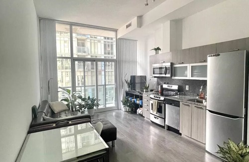 King West Village Condo | Private 3rd Floor [Security—Quiet—Gym—Furnished] 1BR Avail Queen St W. Downtown
