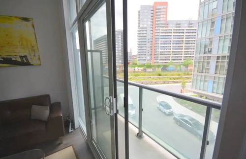 King West Village Condo | Private 3rd Floor [Security—Quiet—Gym—Furnished] 1BR Avail Queen St W. Downtown