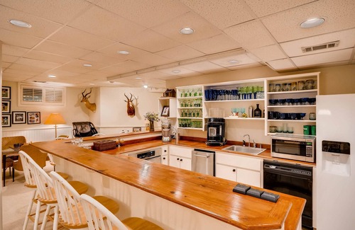 Gainesville House | Private 4-5 Bedroom Luxury Lake-House Property