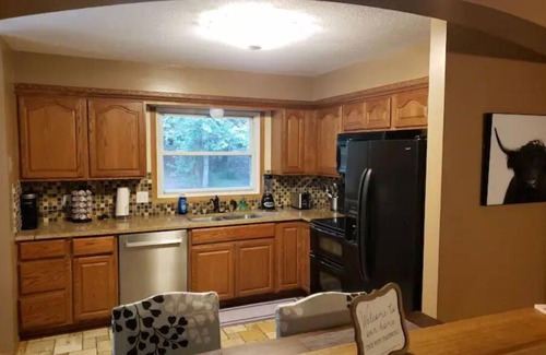 Eagan House | Private 4-Bedroom Home in Quiet Neighborhood