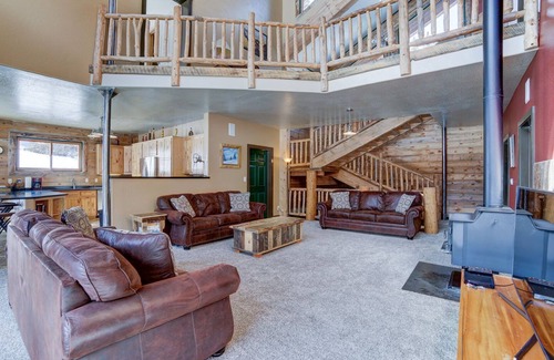 Dolores House | Private 48 Acre Riverfront Lodge Surrounded by Beautiful National Forest!