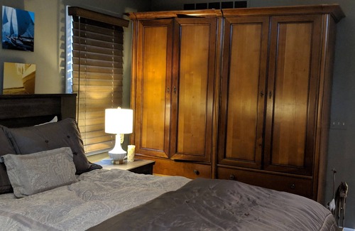 Grosse Pointe House | Private, Accessible Ground-Level Luxury Suite in Grosse Pointe