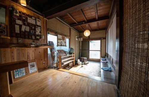 Okinoshima House | private accommodation隠岐貸切古民家宿くすぶるハウス