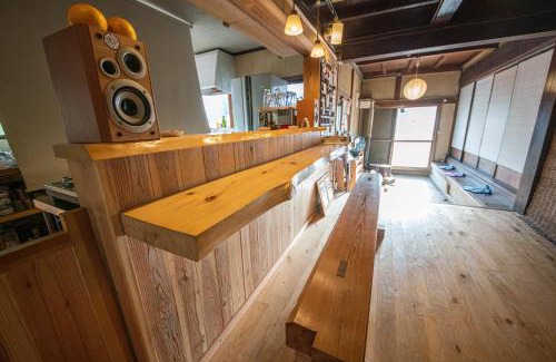 Okinoshima House | private accommodation隠岐貸切古民家宿くすぶるハウス