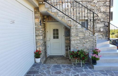 Valica Apartment | Private Accommodation Kanegra