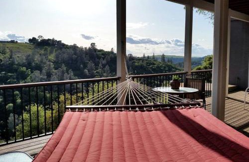 Penn Valley Cabin | Private Accommodation for a Couples' Getaway in Penn Valley, California