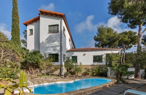 Castelldefels Villa | Private and Charming Villa 5 min to Beach and 20 min to BCN!