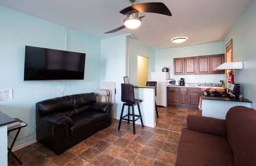 Brooklyn Apartment | Private and Spacious Uint located just 1 block fro, Beache & Amusement.