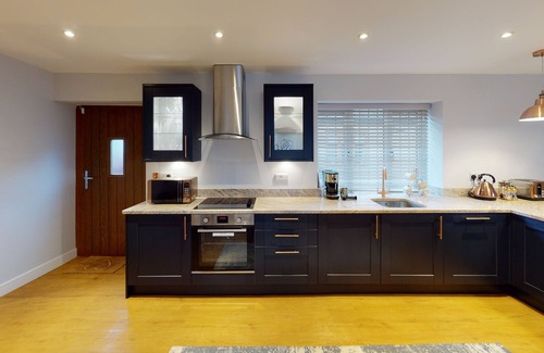 Dronfield Apartment | Private and Unique Cottage Close to Sheffield