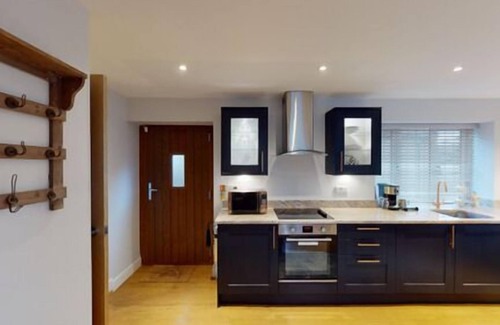 Dronfield Apartment | Private and Unique Cottage Close to Sheffield