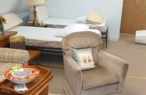 Otis Cottage | private andj cozy in east otis