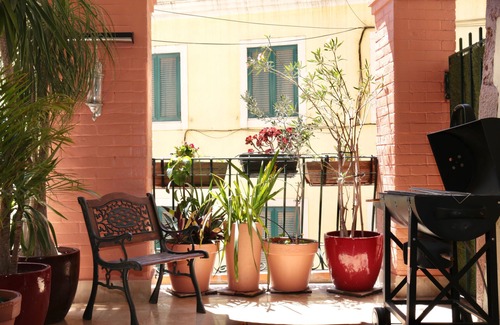 Lisbon Old Town House | Private Apartment inside of a guest house