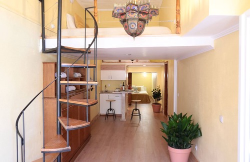 Lisbon Old Town House | Private Apartment inside of a guest house