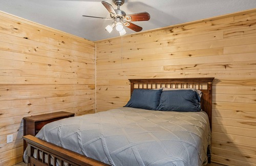 Lewis Apartment | Private apartment located 1 mile from town