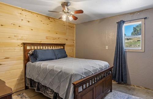 Lewis Apartment | Private apartment located 1 mile from town