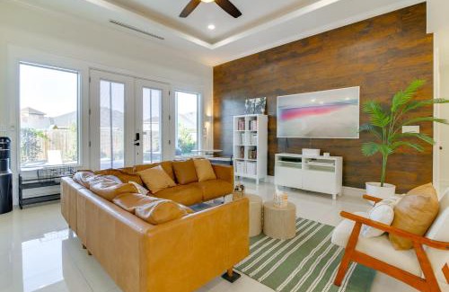 Brownsville House | Private Backyard Oasis Brownsville Family Home