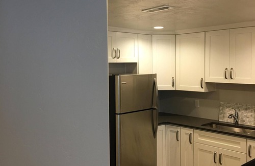 Snowbird House | Private Basement Guest Suite Near Golf Course