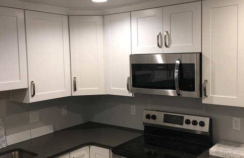 Snowbird House | Private Basement Guest Suite Near Golf Course