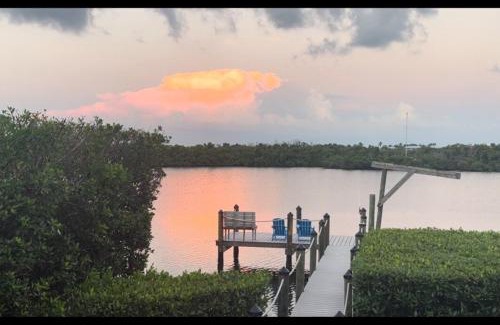 Englewood House | Private Bayfront Beach House with Dock, Steps to Beach and Restaurants