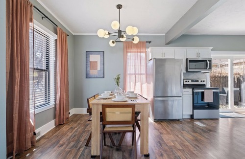 Morton Meadows House | Private Bd + Lounging RM, Near UNMC & Blackstone - Shared House