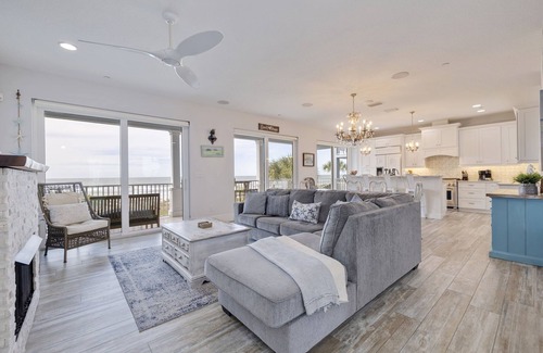 Independence Square House | Private beach house directly facing the Gulf Of Mexico. Sleeps 12