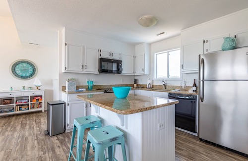 Topsail Beach House | Private Beach Access w/Ocean View-Sleeps 10!