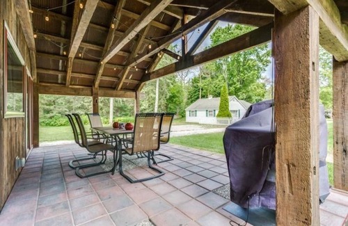 Jeddo House | Private Beach Lakehouse