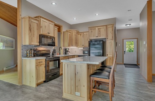 Deerwood House | Private Beach Oasis on quiet lake-Sauna! Make family memories here!