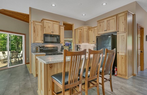 Deerwood House | Private Beach Oasis on quiet lake-Sauna! Make family memories here!