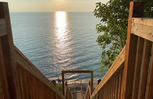 Dashwood Cottage | Private Beach Waterfront w/Hot Tub by Grand Bend