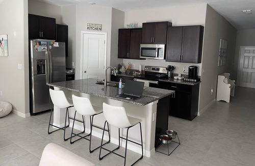 Gibsonton House | Private bedroom in a cozy home, just minutes from Alafia River and the Bay!