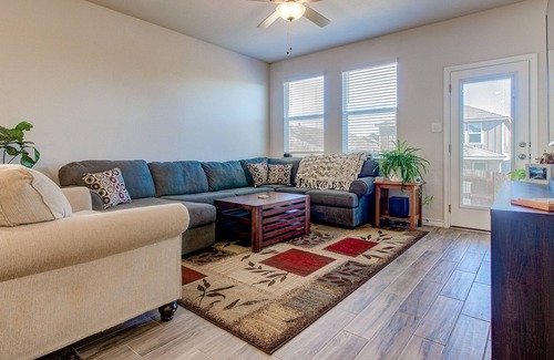 Buda House | Private Bedrooms in Austin Suburb