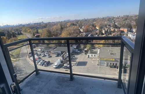 Fallingbrook Condo | Private bedrooms near beachesn