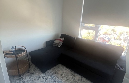Fallingbrook Condo | Private bedrooms near beachesn