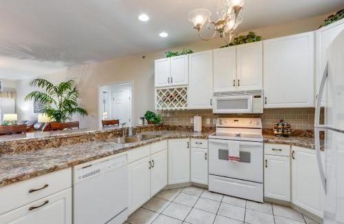 Osage Beach Apartment | Private Boat Slip Family-Friendly Lazy Days Condo