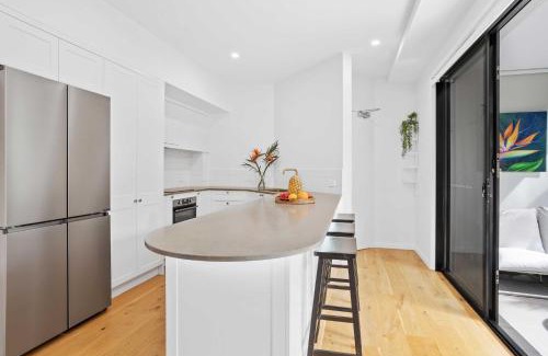 Burleigh Heads Apartment | Private Burleigh Retreat, Short Walk to Beach