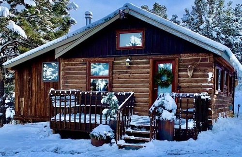 Missouri Heights Cabin | Private Cabin and Hot Tub in the Woods